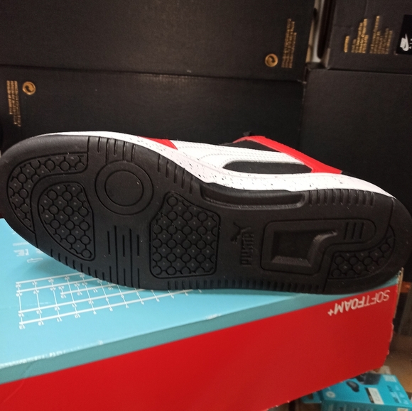 Puma - Picture 4 of 5